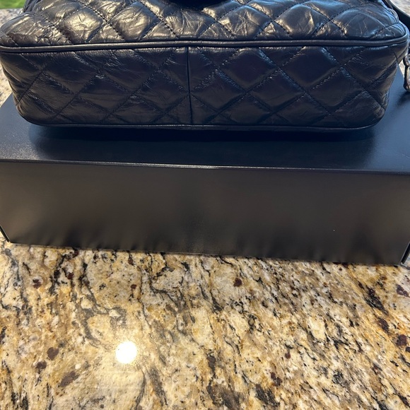 Chanel Handbag with receipt. Carried only once. - Picture 2 of 9